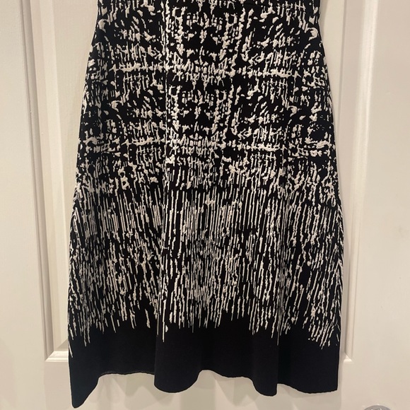 BCBGMAXAZRIA Melissa Printed Silk Blend Dress - Picture 14 of 14